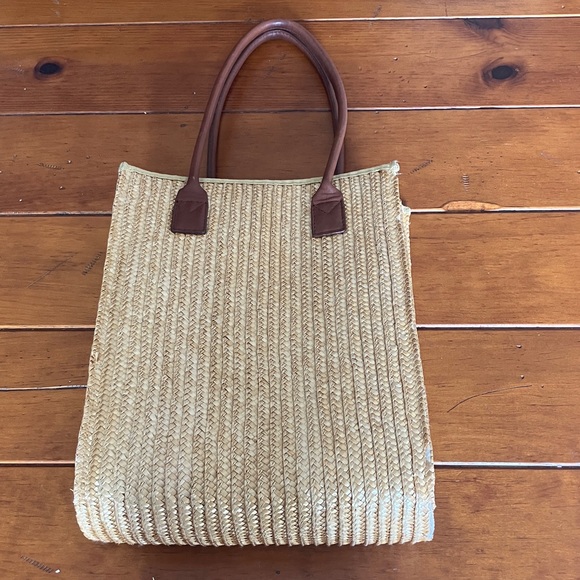 Well-Loved Eddie Bauer Tote Purse - Picture 2 of 2